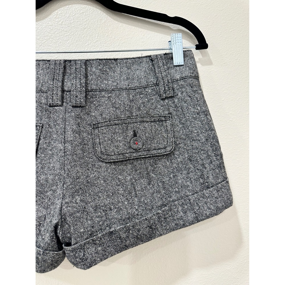 Bebe Womens Grey Tweed Cuffed Shorts Pink Trim Size 2 Salt and Pepper Tailored - Picture 7 of 9